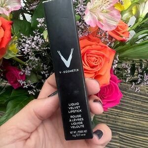 Liquid Velvet Lipstick - Black